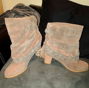 Lace slip on boots